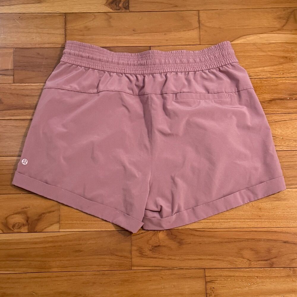 Women Lululemon Spring Break Away Short II *3" Quicksand Size 10 Athleisure - Picture 4 of 10